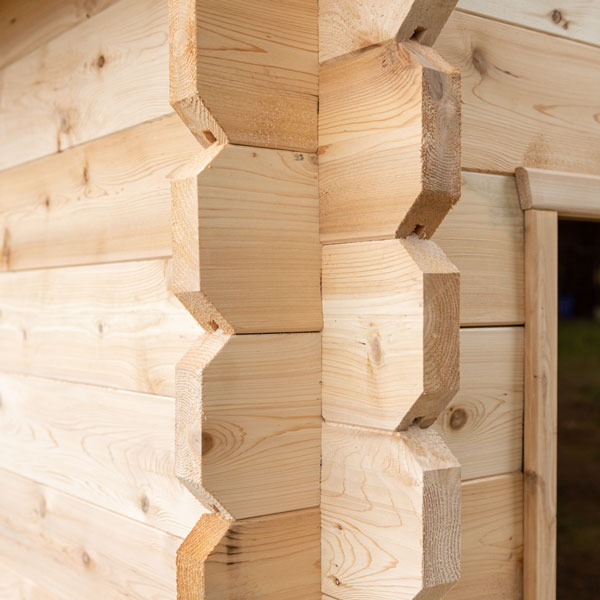 LeisureCraft CT Cabin Sauna corner log joinery detail